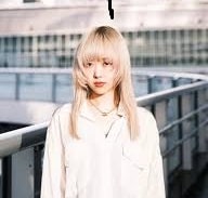 藍にいな　さんの経歴