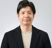 髙浦佑介さんの経歴