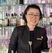 鎌田真理 さんの経歴